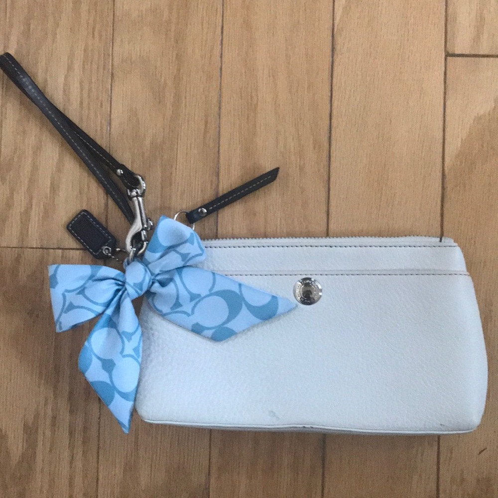 Coach clutch - Authentic! Awesome Price!